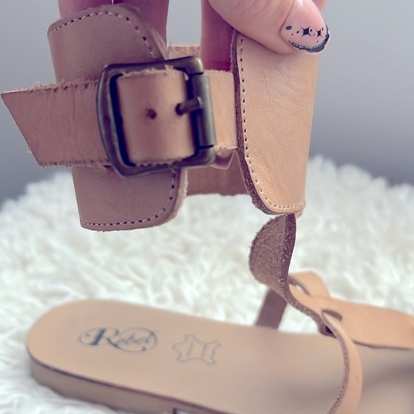 Super Cute & Stylish Rebel Tan Leather Gladiator Sandals with Ankle Cuff!ππ©΄π - Picture 6 of 9